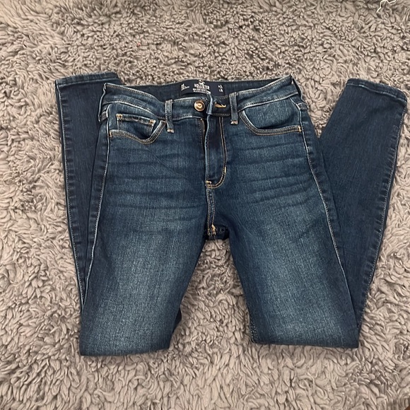 Hollister High Rise Super skinny jeans - Picture 2 of 5